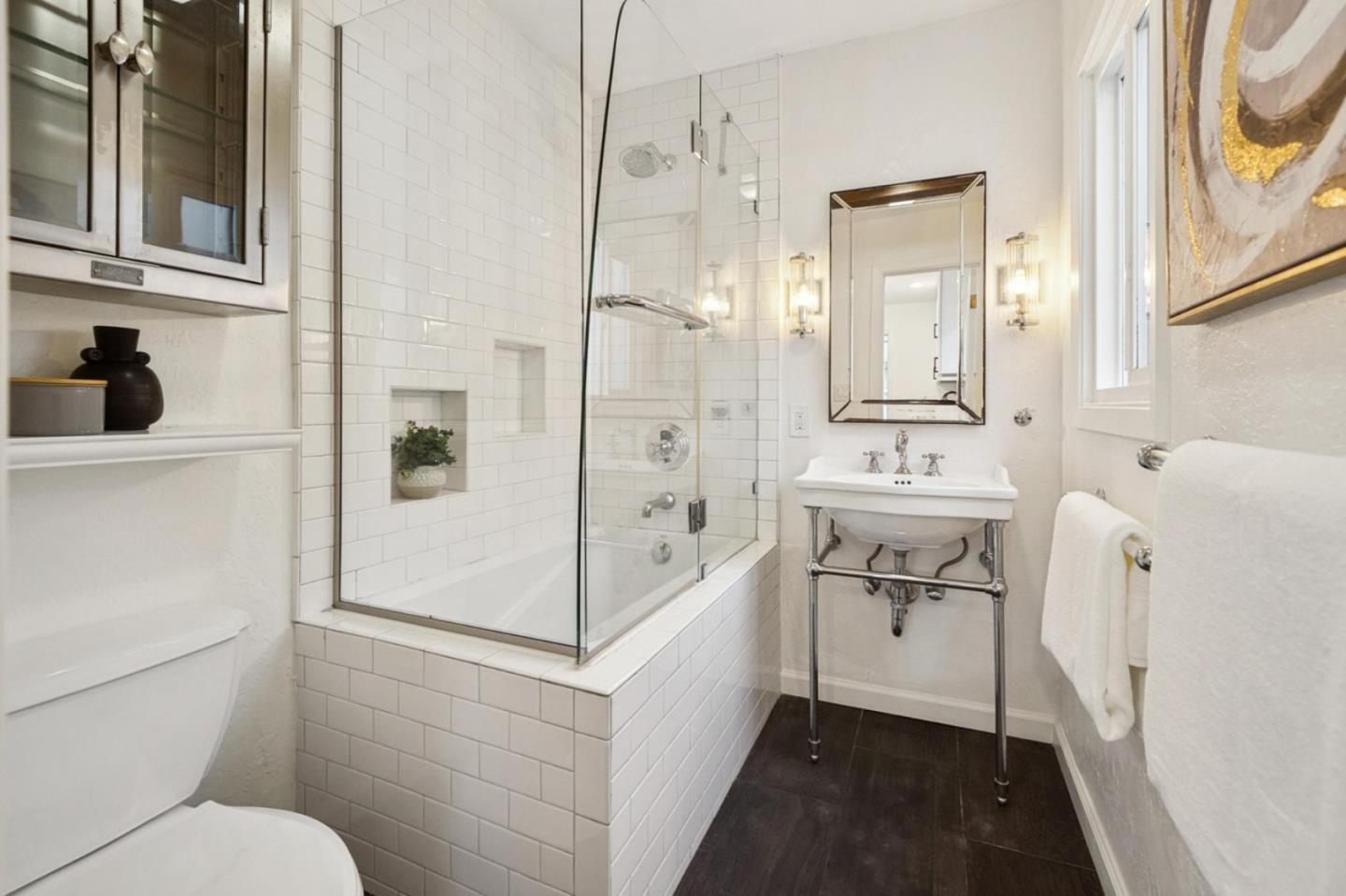 Detail Gallery Image 6 of 12 For 184 Paloma Ave, Pacifica,  CA 94044 - 3 Beds | 1 Baths