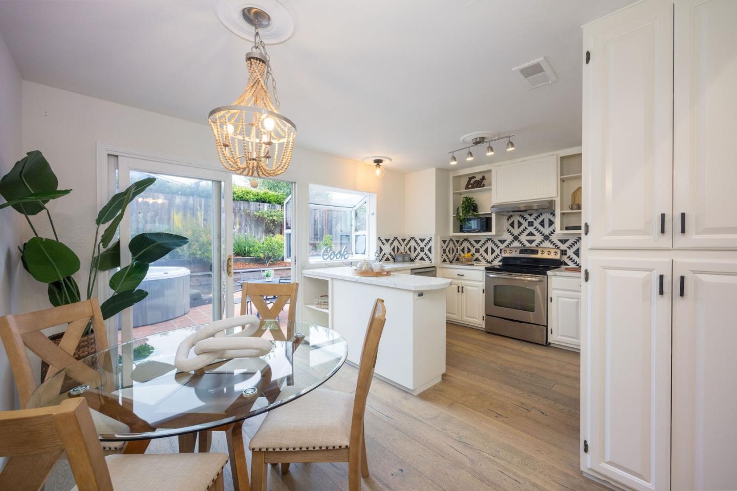 Detail Gallery Image 14 of 51 For 201 Bridgeport Dr, Half Moon Bay,  CA 94019 - 3 Beds | 2 Baths