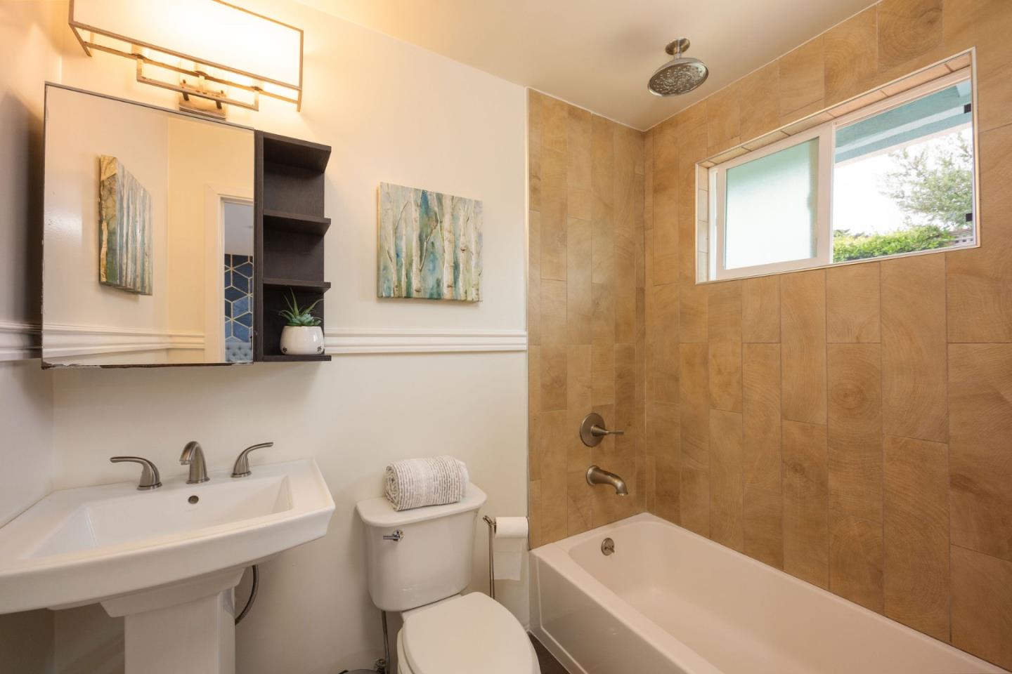 Detail Gallery Image 25 of 51 For 201 Bridgeport Dr, Half Moon Bay,  CA 94019 - 3 Beds | 2 Baths