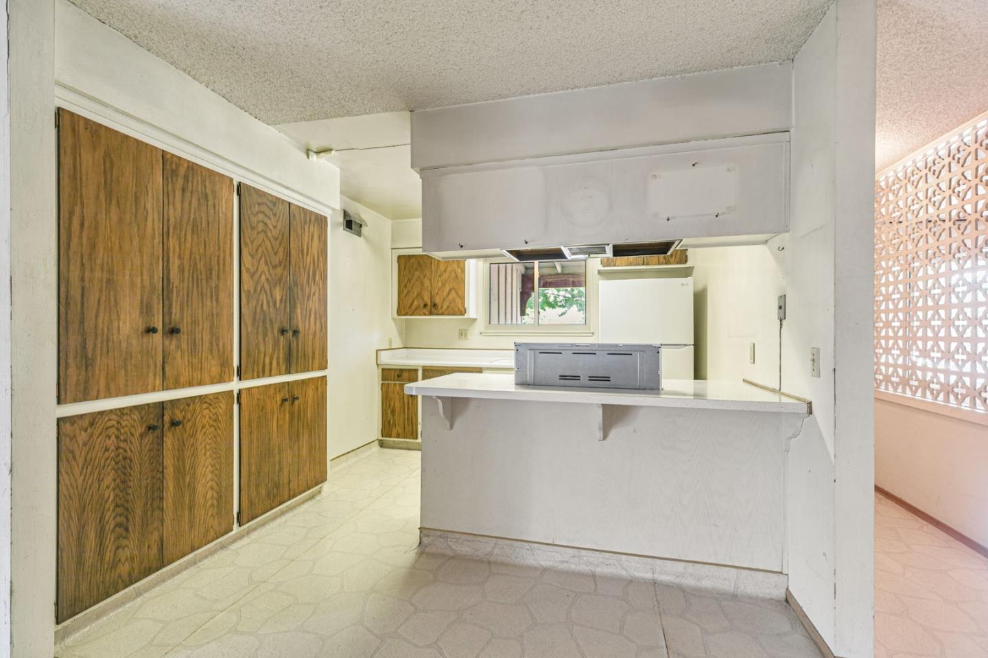 Detail Gallery Image 10 of 29 For 5799 Indian Ave, San Jose,  CA 95123 - 4 Beds | 2 Baths