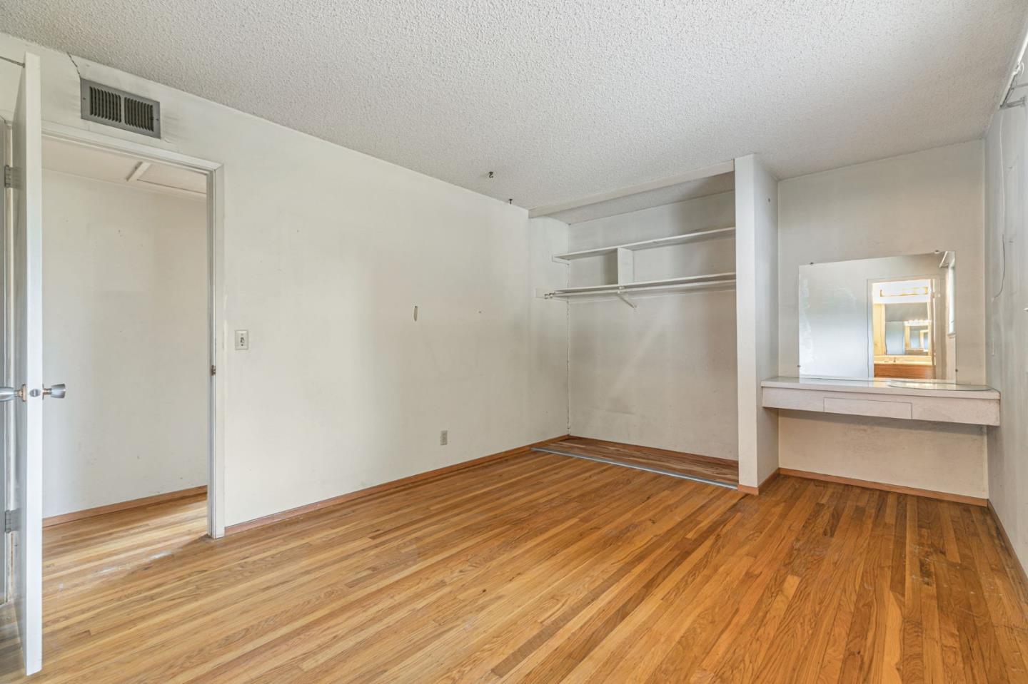 Detail Gallery Image 19 of 29 For 5799 Indian Ave, San Jose,  CA 95123 - 4 Beds | 2 Baths