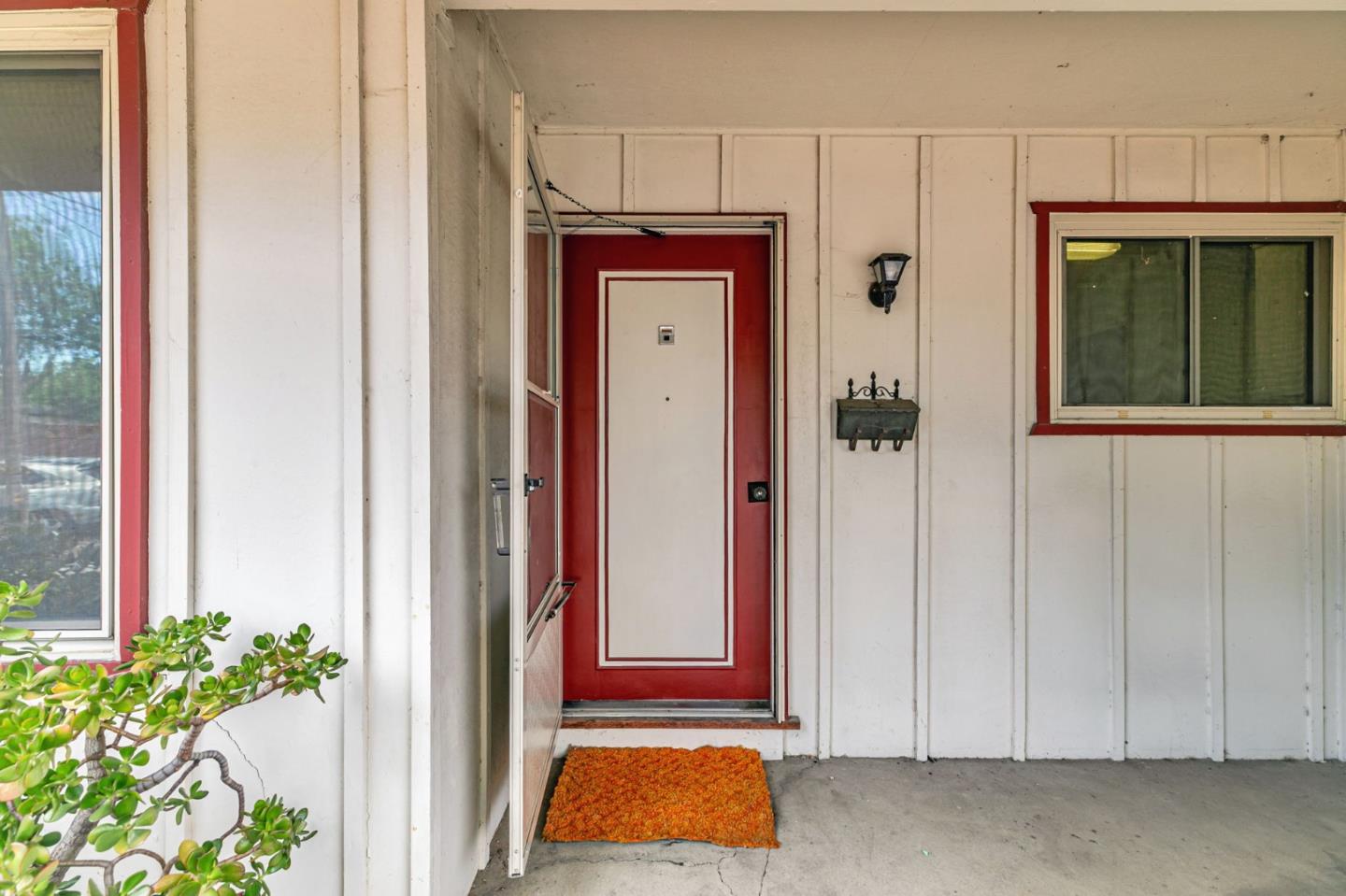 Detail Gallery Image 2 of 29 For 5799 Indian Ave, San Jose,  CA 95123 - 4 Beds | 2 Baths