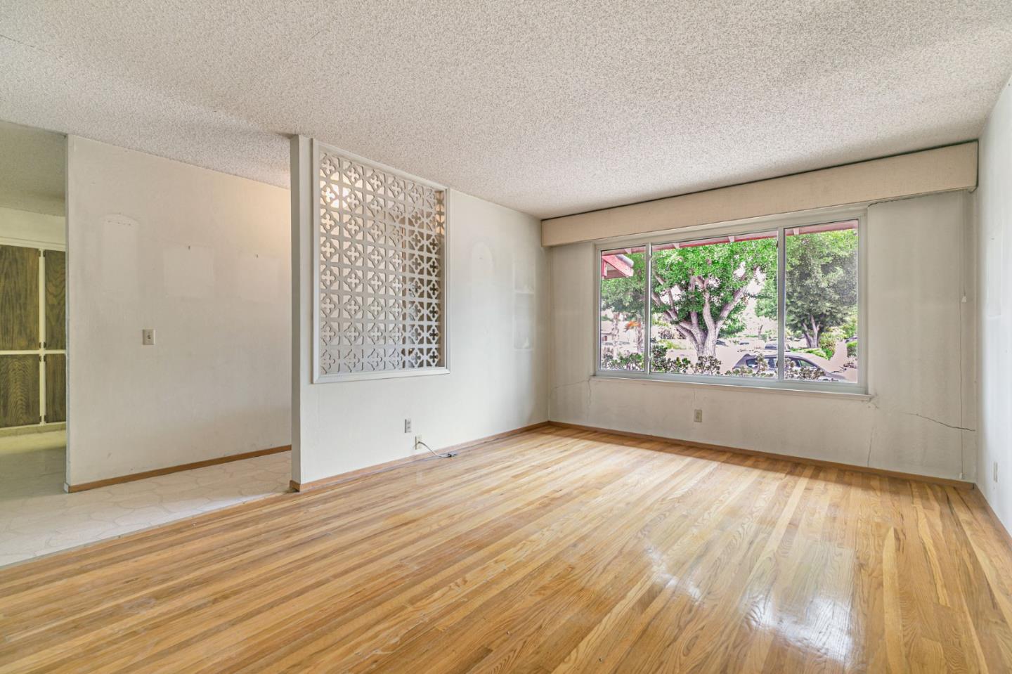 Detail Gallery Image 4 of 29 For 5799 Indian Ave, San Jose,  CA 95123 - 4 Beds | 2 Baths