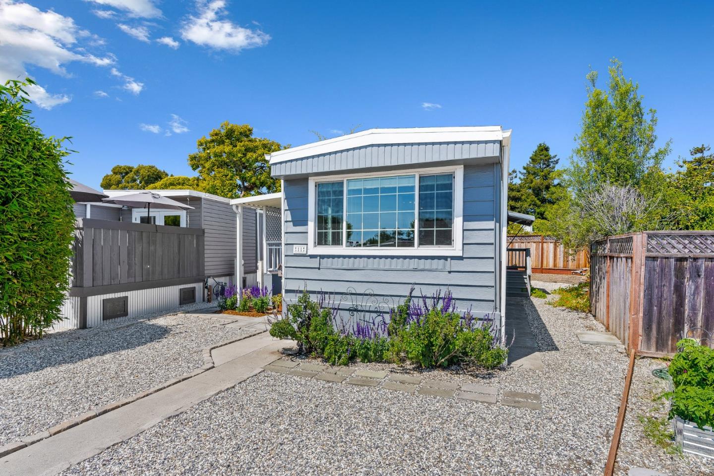 Detail Gallery Image 3 of 38 For 220 Mar Vista Dr #11,  Aptos,  CA 95003 - 2 Beds | 1 Baths
