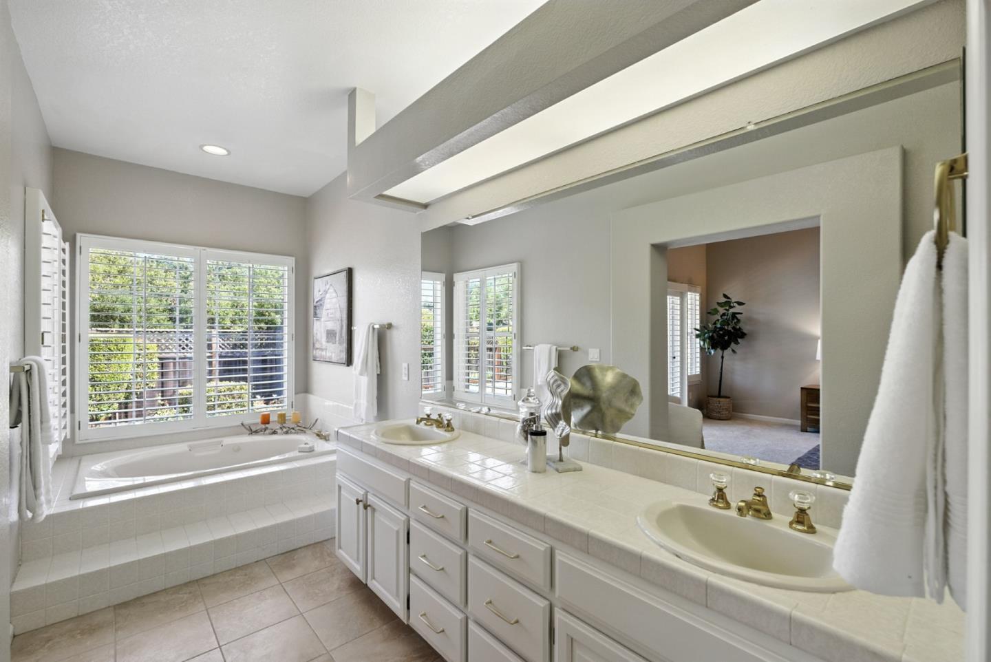 Detail Gallery Image 39 of 56 For 1128 Sterling Gate Dr, San Jose,  CA 95120 - 4 Beds | 3 Baths