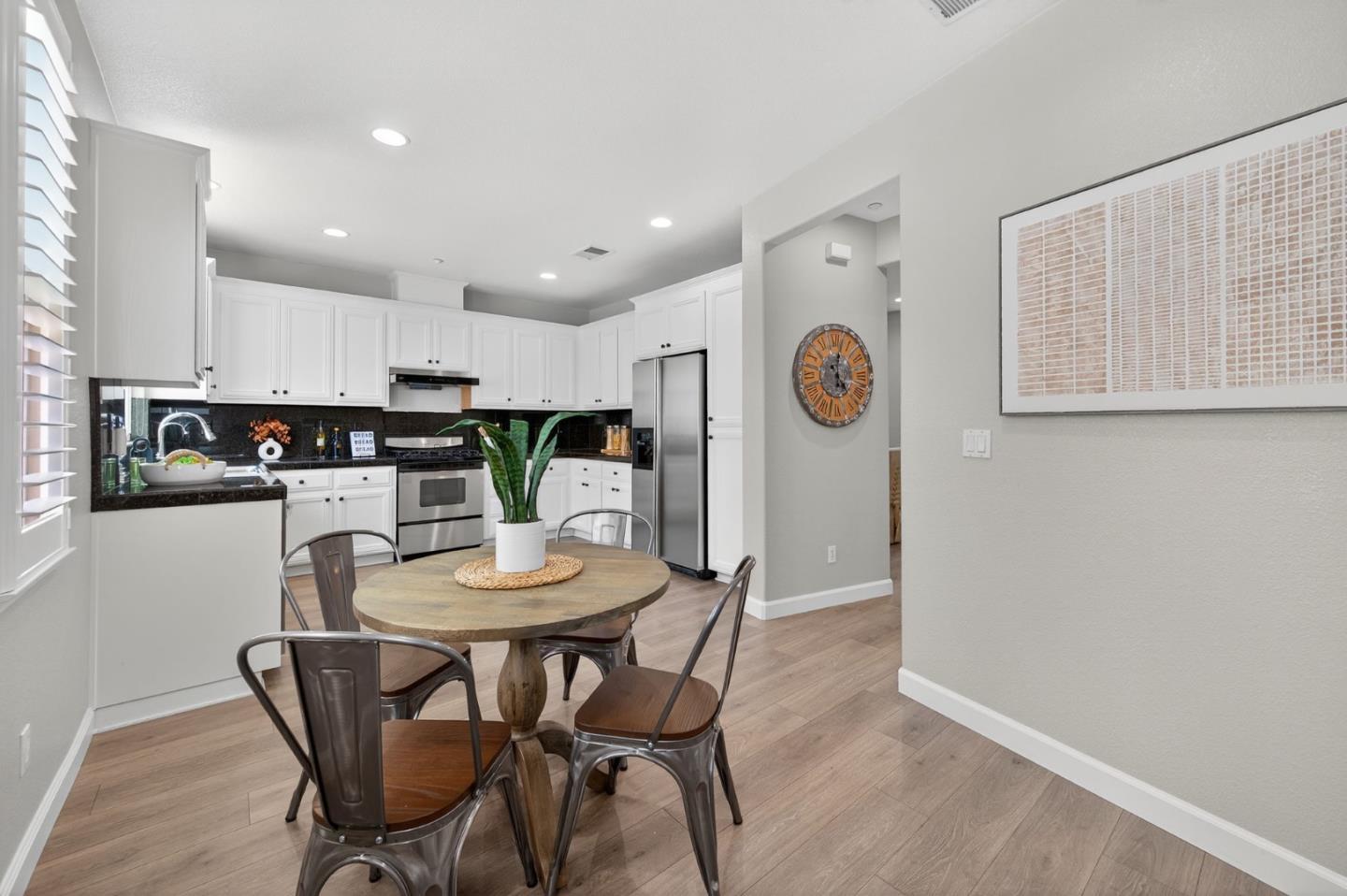Detail Gallery Image 13 of 37 For 1220 Kelley Way, Santa Clara,  CA 95054 - 3 Beds | 2/1 Baths