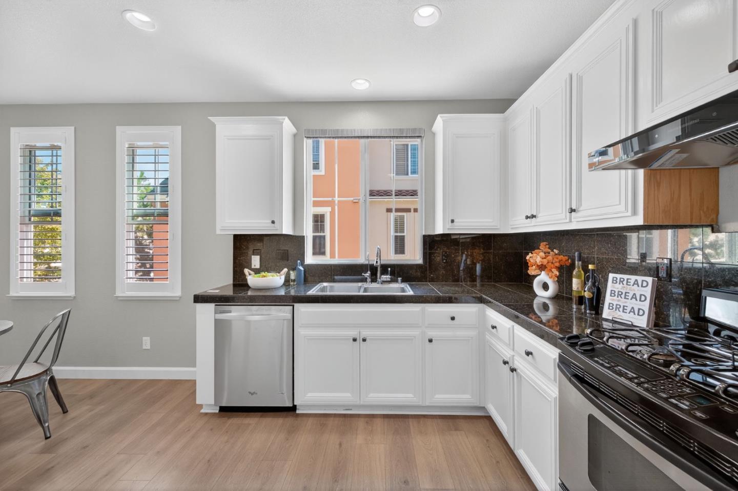 Detail Gallery Image 16 of 37 For 1220 Kelley Way, Santa Clara,  CA 95054 - 3 Beds | 2/1 Baths