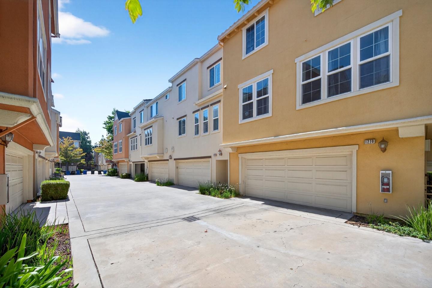 Detail Gallery Image 33 of 37 For 1220 Kelley Way, Santa Clara,  CA 95054 - 3 Beds | 2/1 Baths