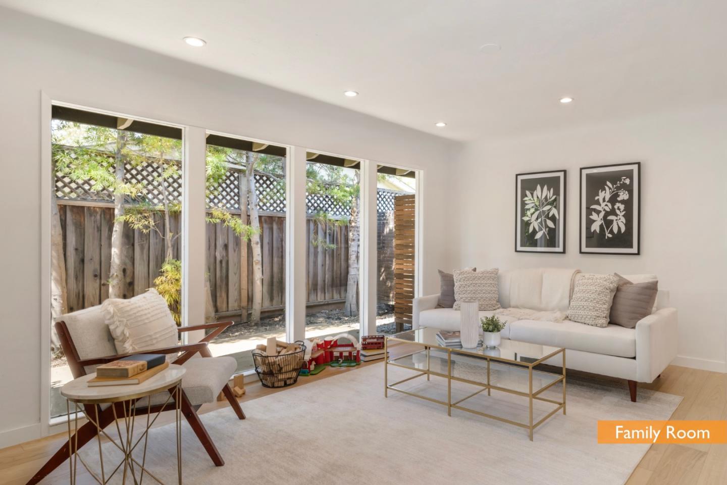 Detail Gallery Image 11 of 31 For 1981 Newcastle Dr, Los Altos,  CA 94024 - 4 Beds | 2/1 Baths