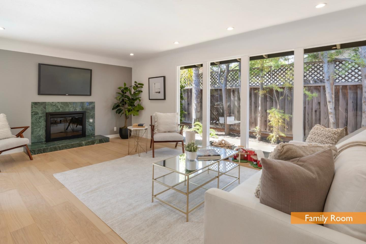 Detail Gallery Image 12 of 31 For 1981 Newcastle Dr, Los Altos,  CA 94024 - 4 Beds | 2/1 Baths