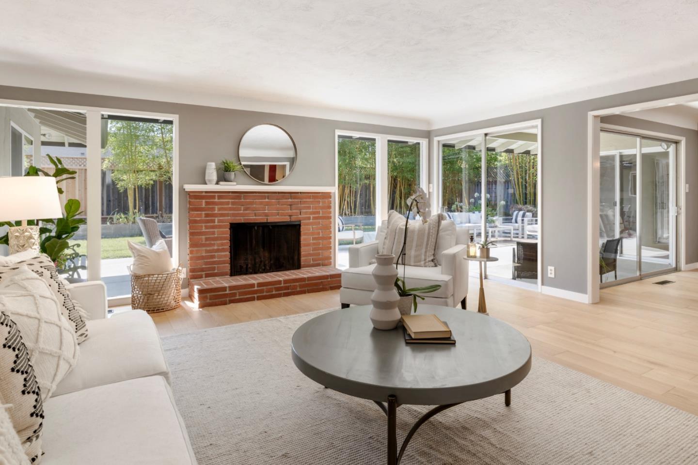 Detail Gallery Image 3 of 31 For 1981 Newcastle Dr, Los Altos,  CA 94024 - 4 Beds | 2/1 Baths