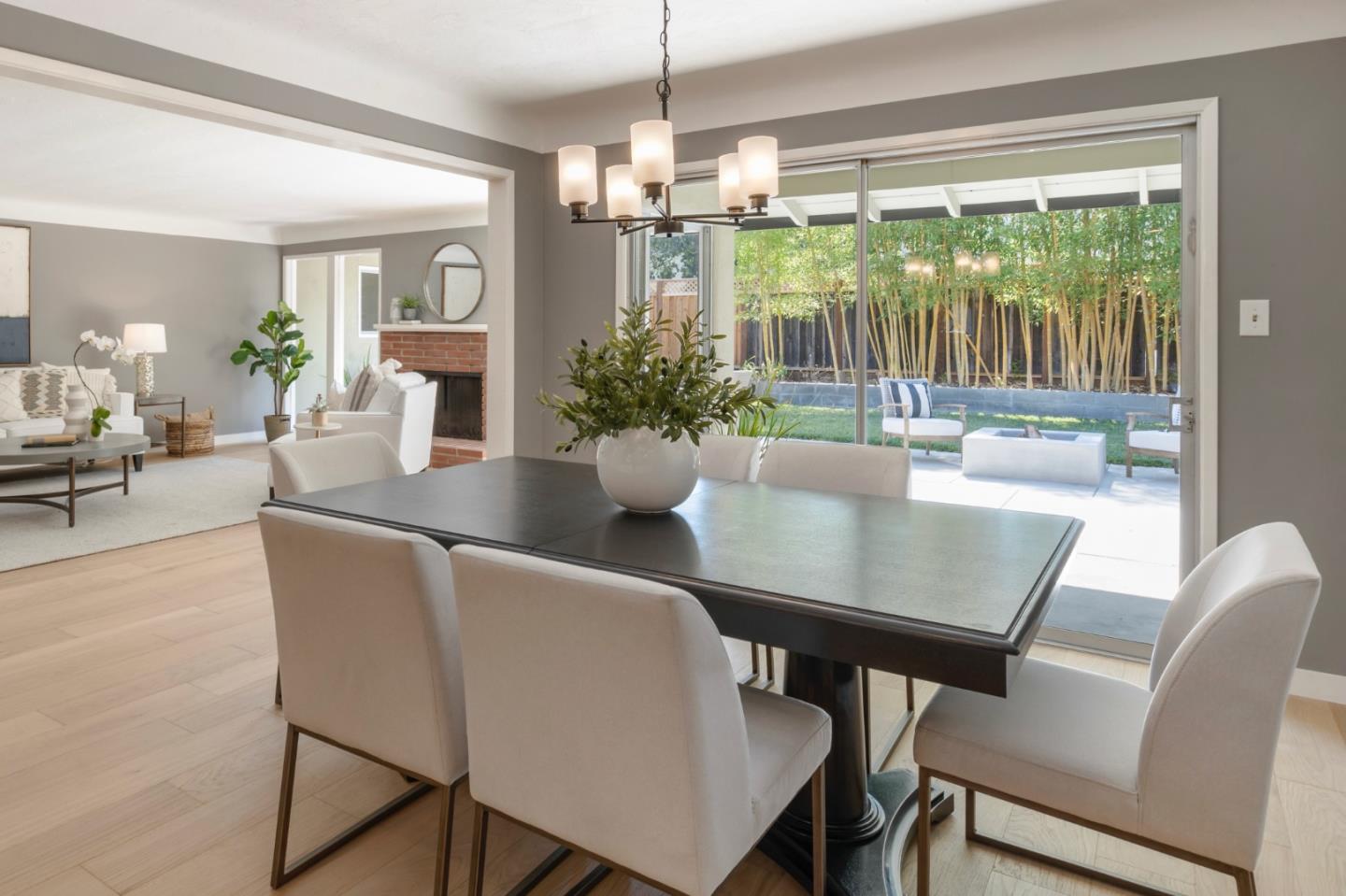 Detail Gallery Image 4 of 31 For 1981 Newcastle Dr, Los Altos,  CA 94024 - 4 Beds | 2/1 Baths