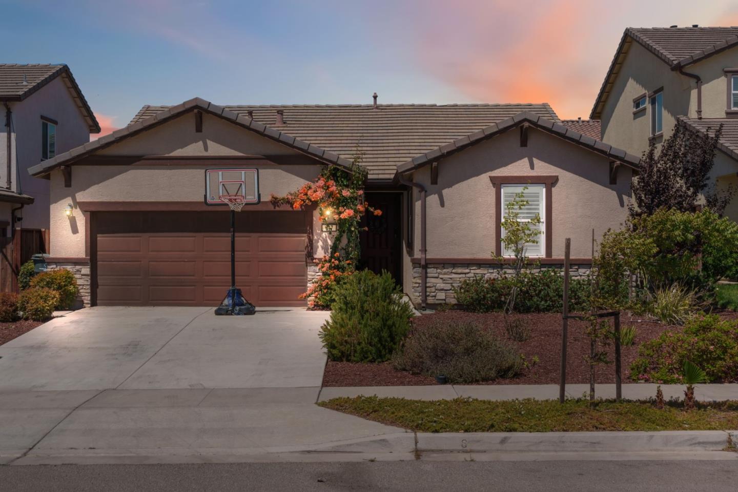 Detail Gallery Image 2 of 41 For 617 Aromas Pl, Soledad,  CA 93960 - 3 Beds | 2 Baths