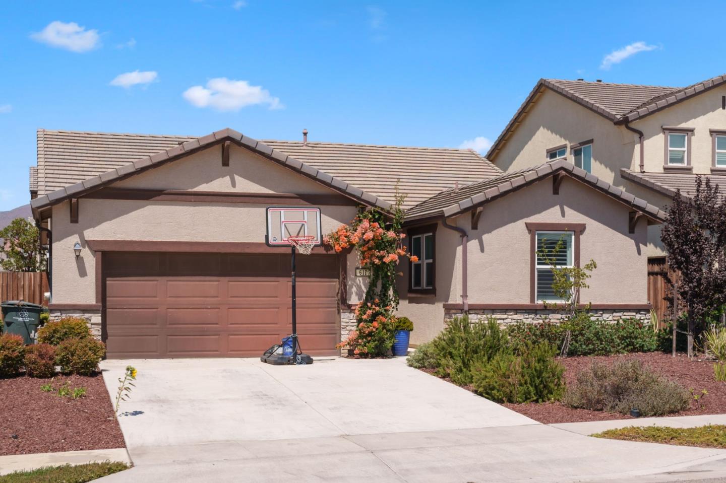 Detail Gallery Image 3 of 41 For 617 Aromas Pl, Soledad,  CA 93960 - 3 Beds | 2 Baths