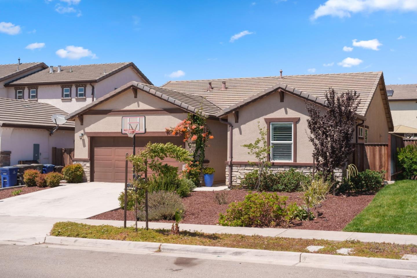 Detail Gallery Image 4 of 41 For 617 Aromas Pl, Soledad,  CA 93960 - 3 Beds | 2 Baths
