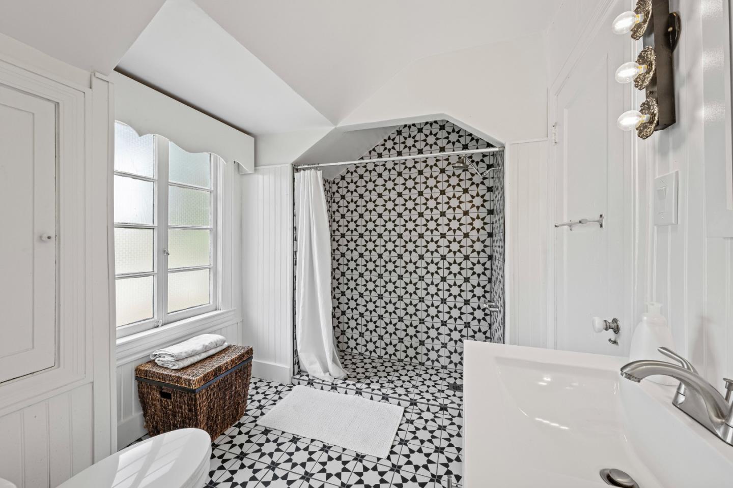 Detail Gallery Image 15 of 24 For 286 5th St, Gilroy,  CA 95020 - 3 Beds | 2 Baths