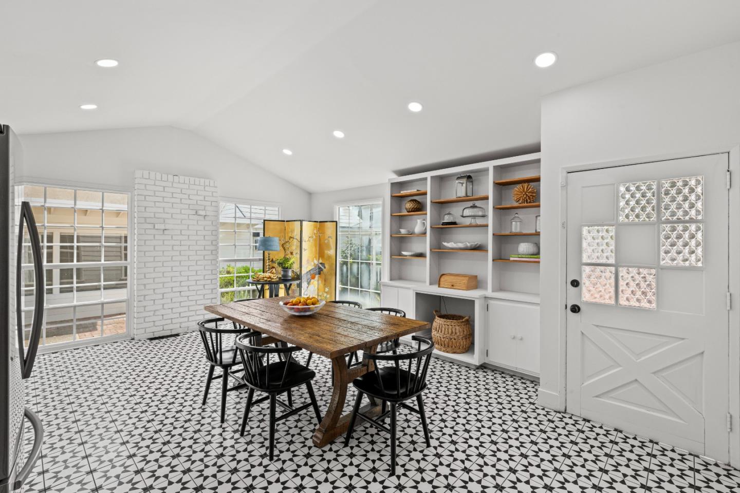 Detail Gallery Image 8 of 24 For 286 5th St, Gilroy,  CA 95020 - 3 Beds | 2 Baths