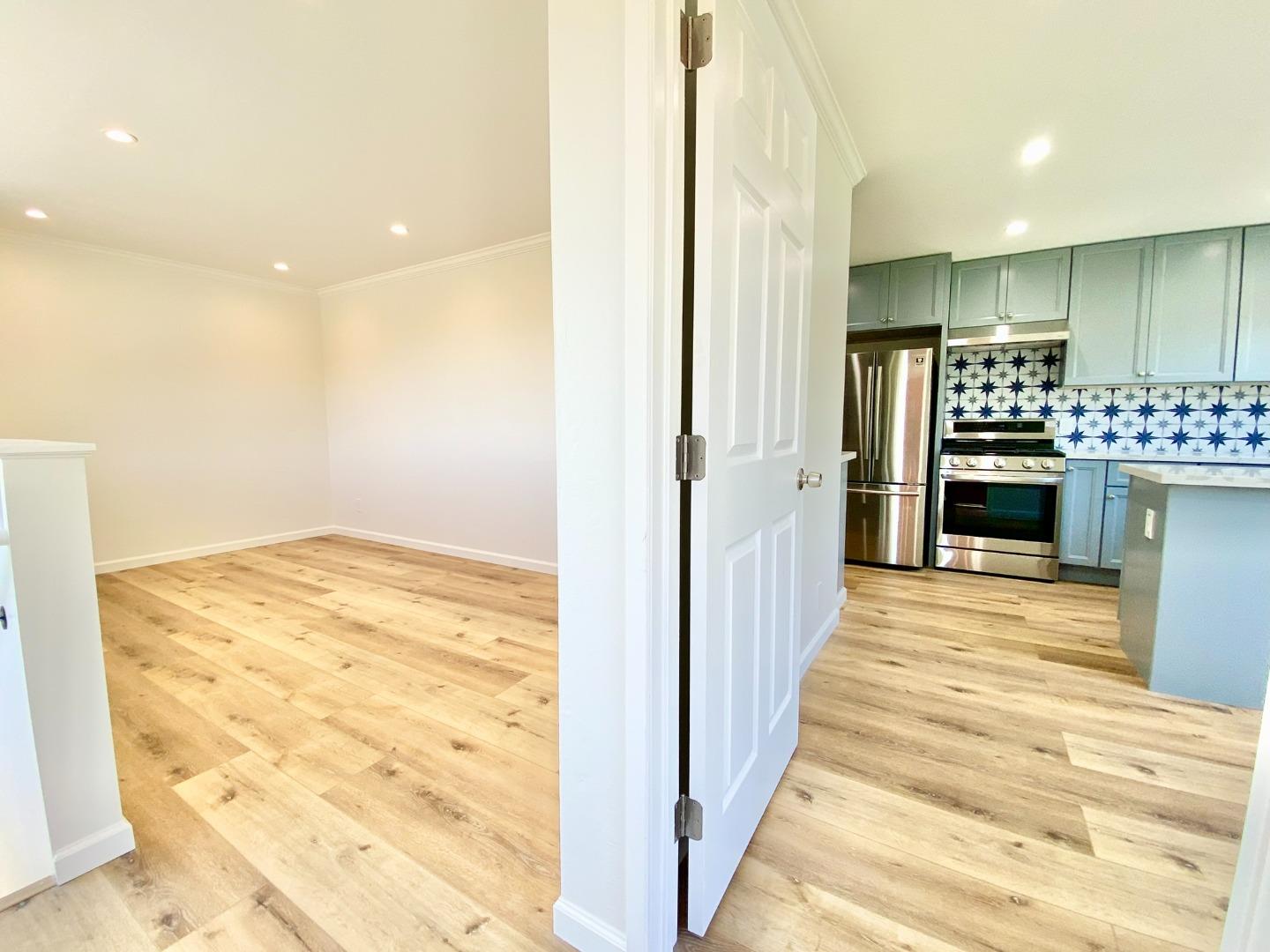 Detail Gallery Image 11 of 41 For 1076 Grand Ave, South San Francisco,  CA 94080 - 3 Beds | 2 Baths