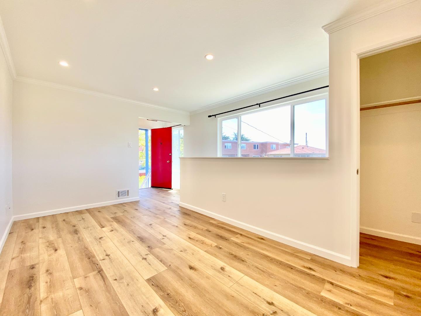 Detail Gallery Image 12 of 41 For 1076 Grand Ave, South San Francisco,  CA 94080 - 3 Beds | 2 Baths