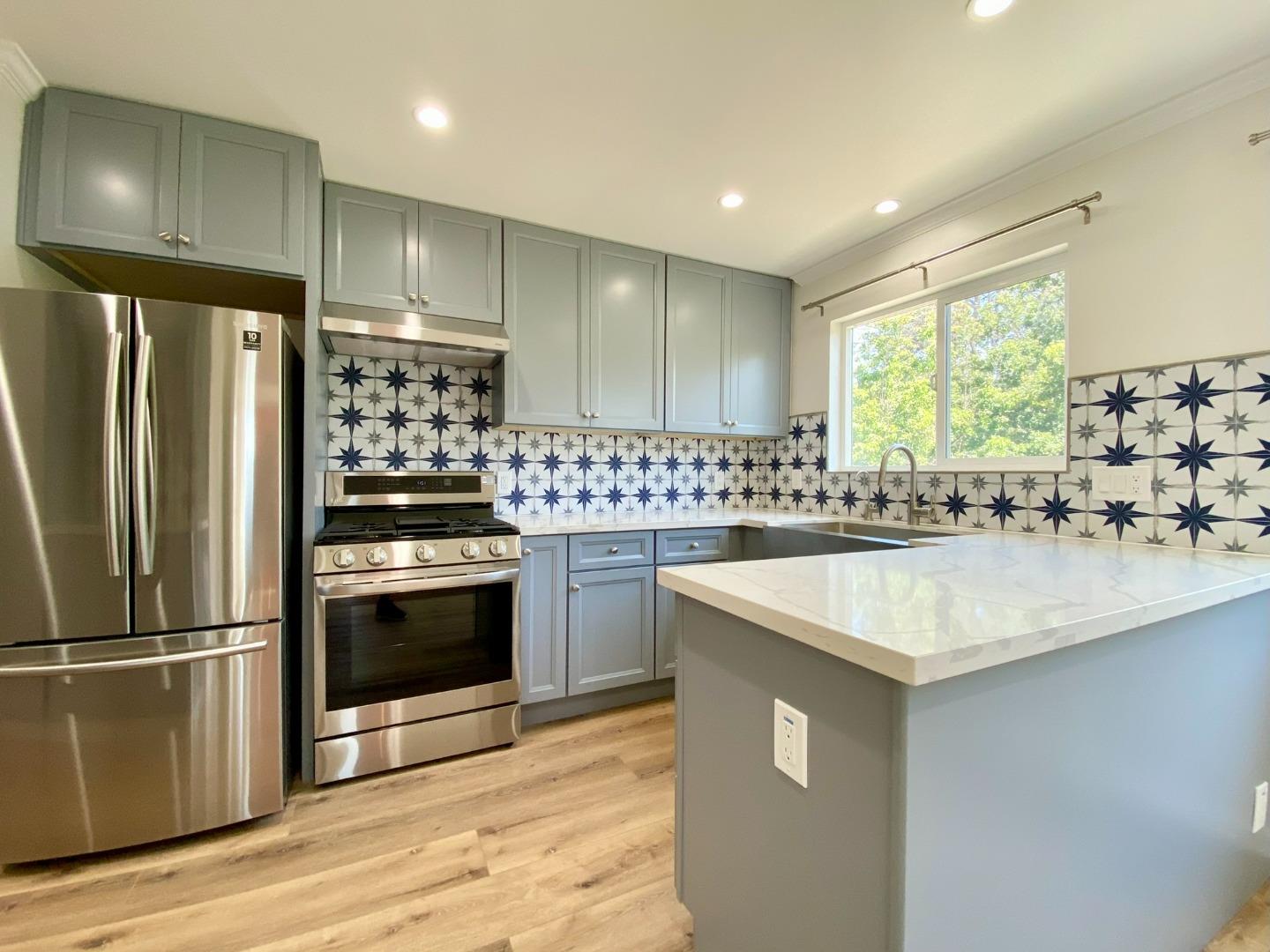 Detail Gallery Image 14 of 41 For 1076 Grand Ave, South San Francisco,  CA 94080 - 3 Beds | 2 Baths