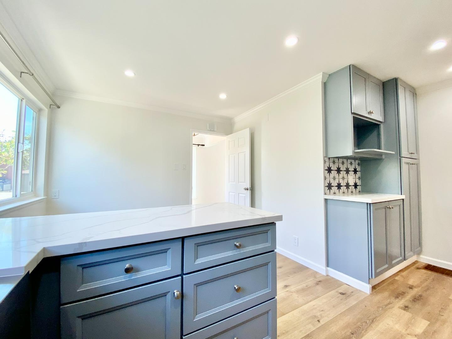 Detail Gallery Image 16 of 41 For 1076 Grand Ave, South San Francisco,  CA 94080 - 3 Beds | 2 Baths