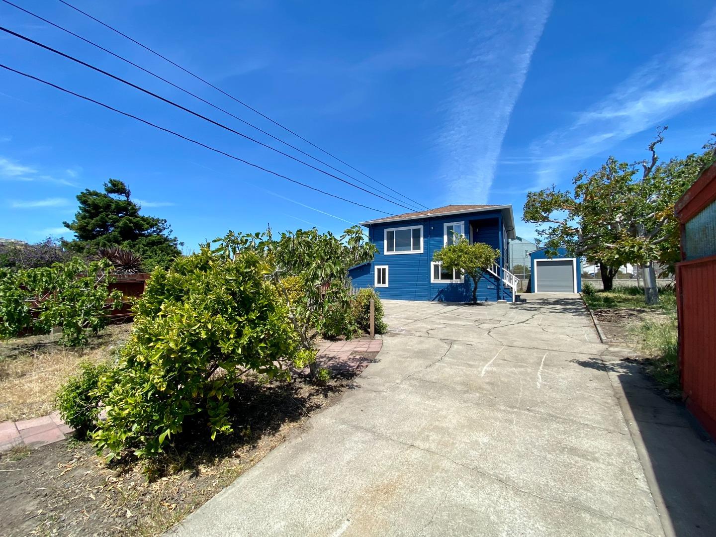 Detail Gallery Image 3 of 41 For 1076 Grand Ave, South San Francisco,  CA 94080 - 3 Beds | 2 Baths