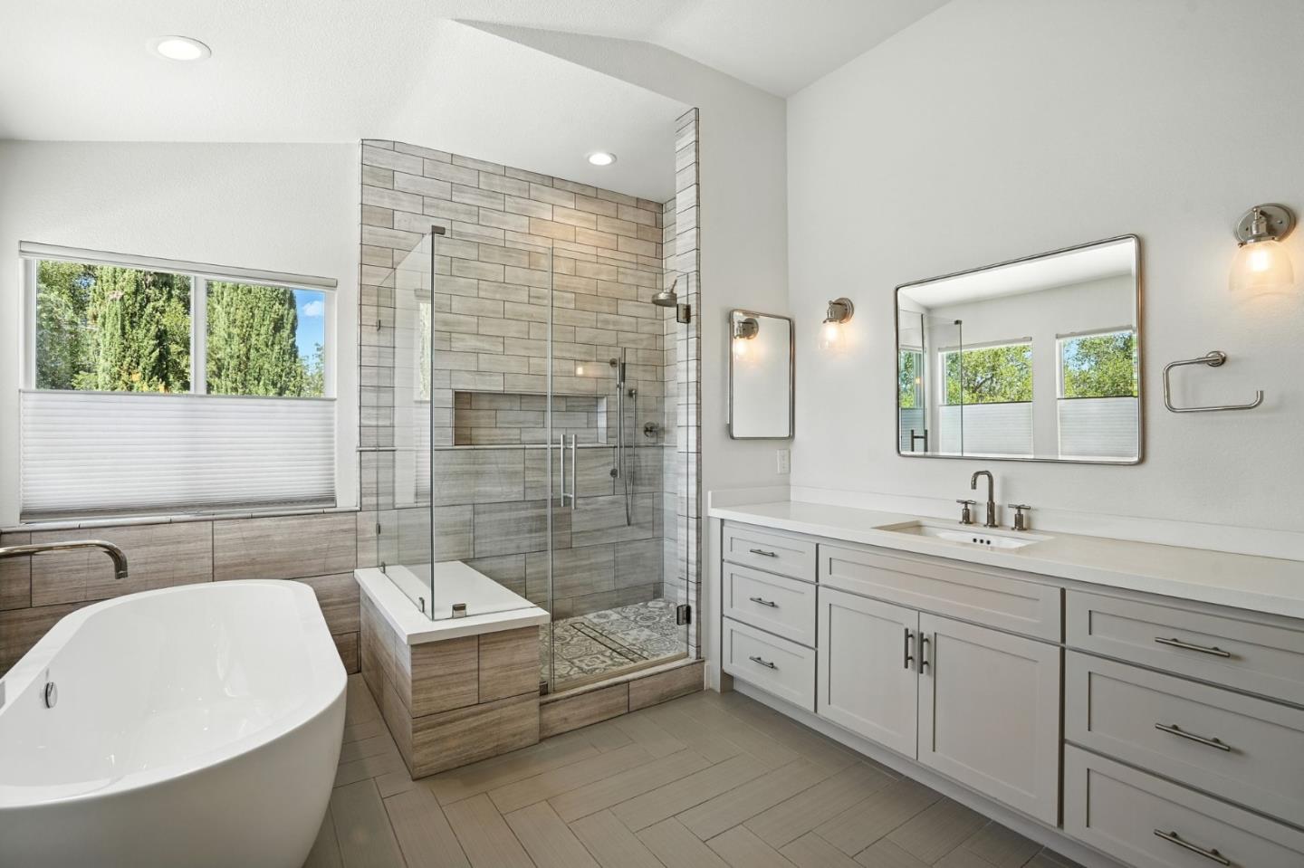 Detail Gallery Image 11 of 24 For 4726 Arlene Pl, Pleasanton,  CA 94566 - 5 Beds | 3/1 Baths