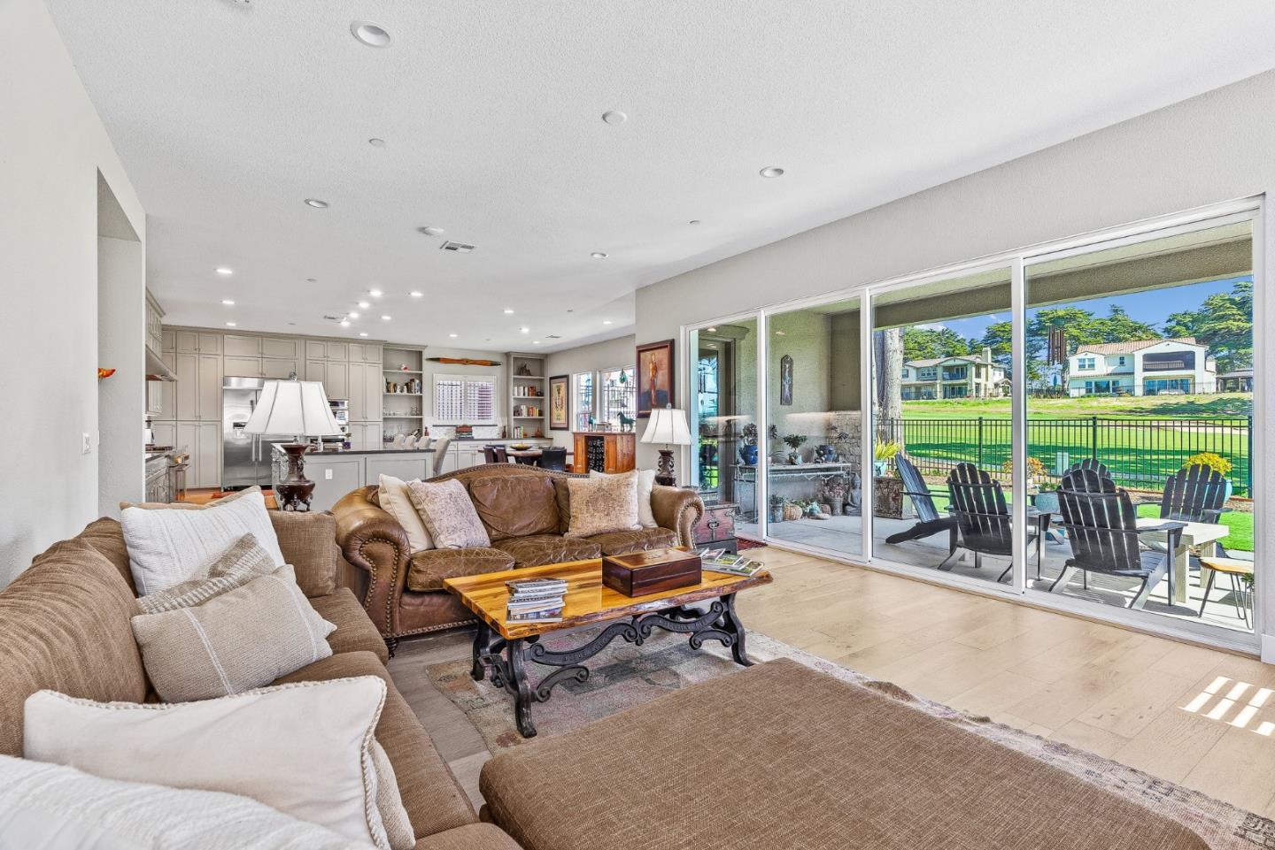 Detail Gallery Image 11 of 33 For 1838 Links Dr, Seaside,  CA 93955 - 4 Beds | 4/1 Baths