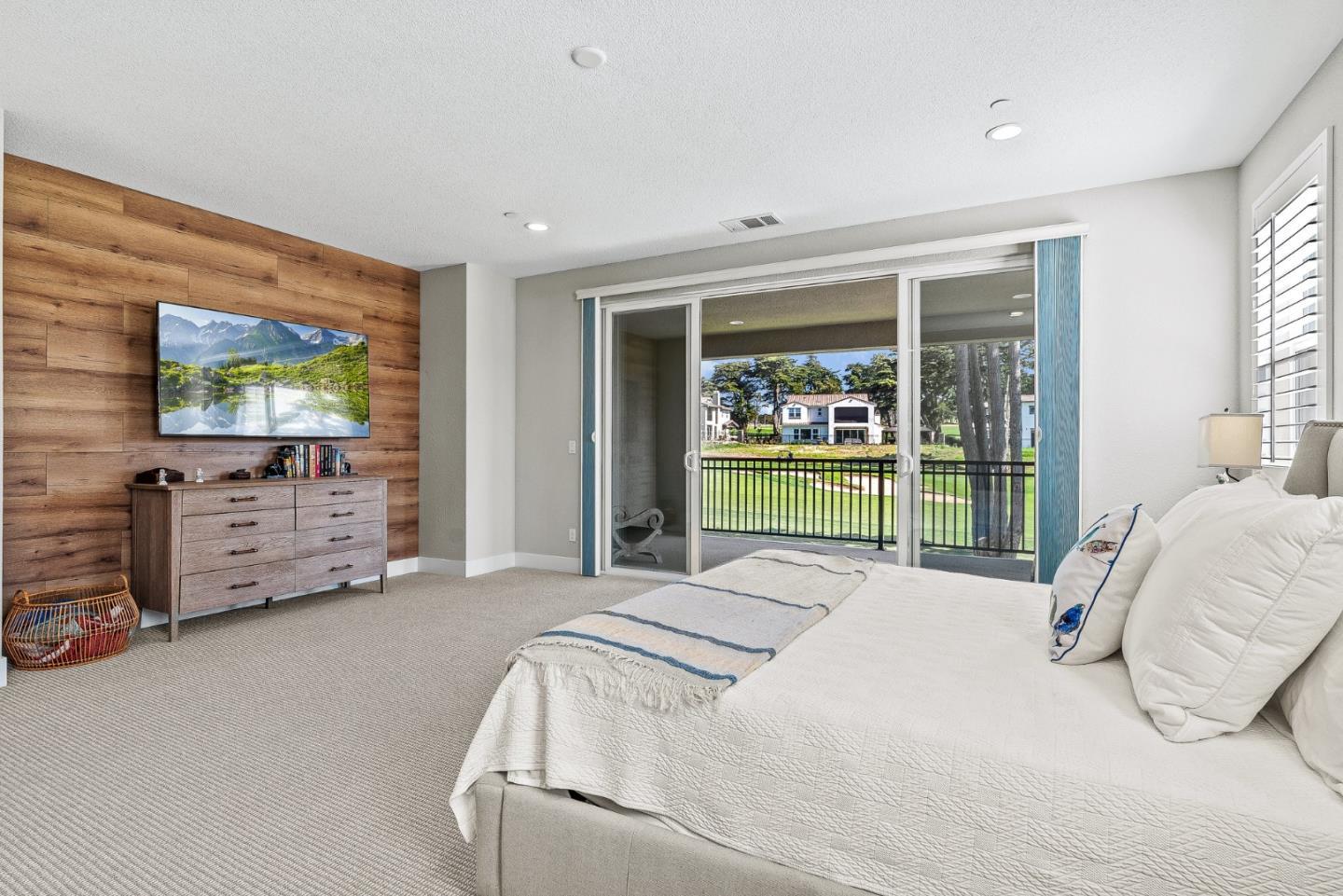 Detail Gallery Image 20 of 33 For 1838 Links Dr, Seaside,  CA 93955 - 4 Beds | 4/1 Baths