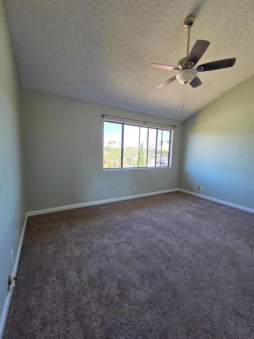 Detail Gallery Image 8 of 14 For 1884 Cherokee Dr #4,  Salinas,  CA 93906 - 3 Beds | 2/1 Baths
