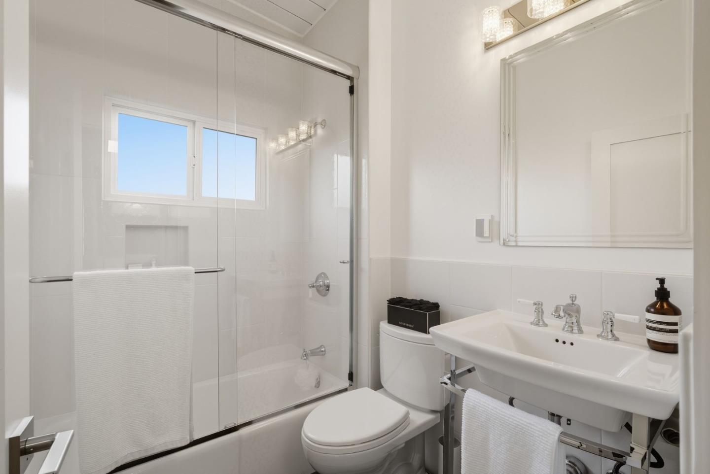 Detail Gallery Image 25 of 57 For 1757 S Norfolk St, San Mateo,  CA 94403 - 4 Beds | 3 Baths