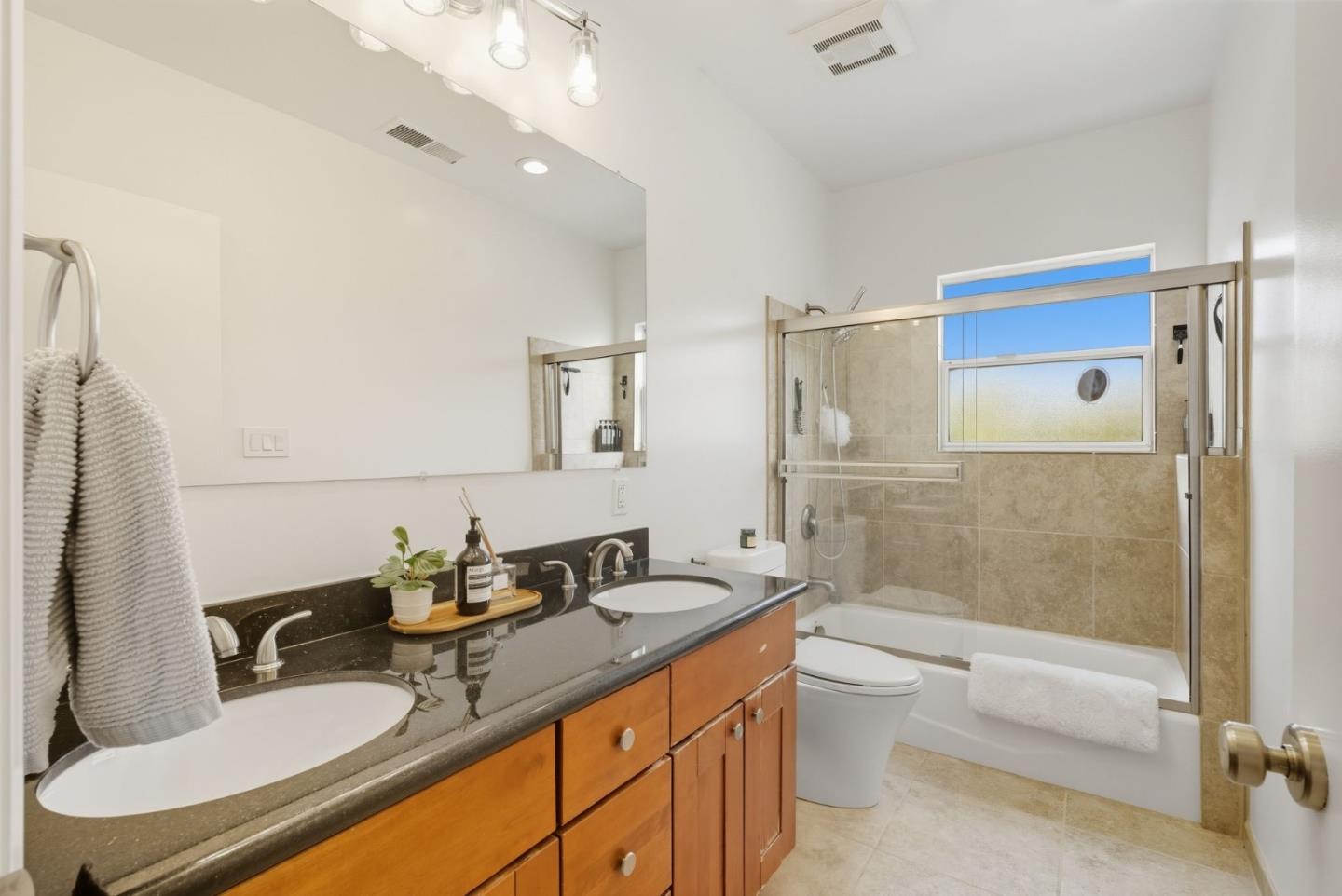 Detail Gallery Image 37 of 57 For 1757 S Norfolk St, San Mateo,  CA 94403 - 4 Beds | 3 Baths