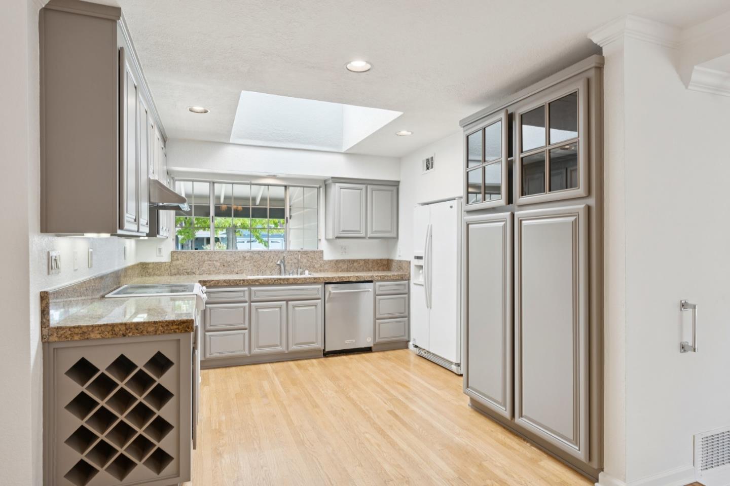 Detail Gallery Image 5 of 25 For 751 El Sombroso Dr, San Jose,  CA 95123 - 3 Beds | 2 Baths