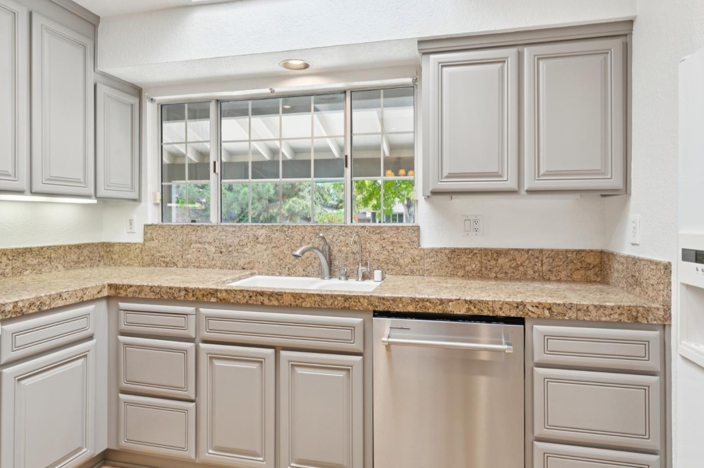 Detail Gallery Image 7 of 25 For 751 El Sombroso Dr, San Jose,  CA 95123 - 3 Beds | 2 Baths
