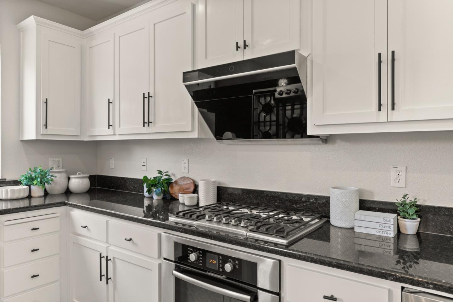 Detail Gallery Image 11 of 28 For 1725 Hillebrant Pl, Santa Clara,  CA 95050 - 3 Beds | 3/1 Baths