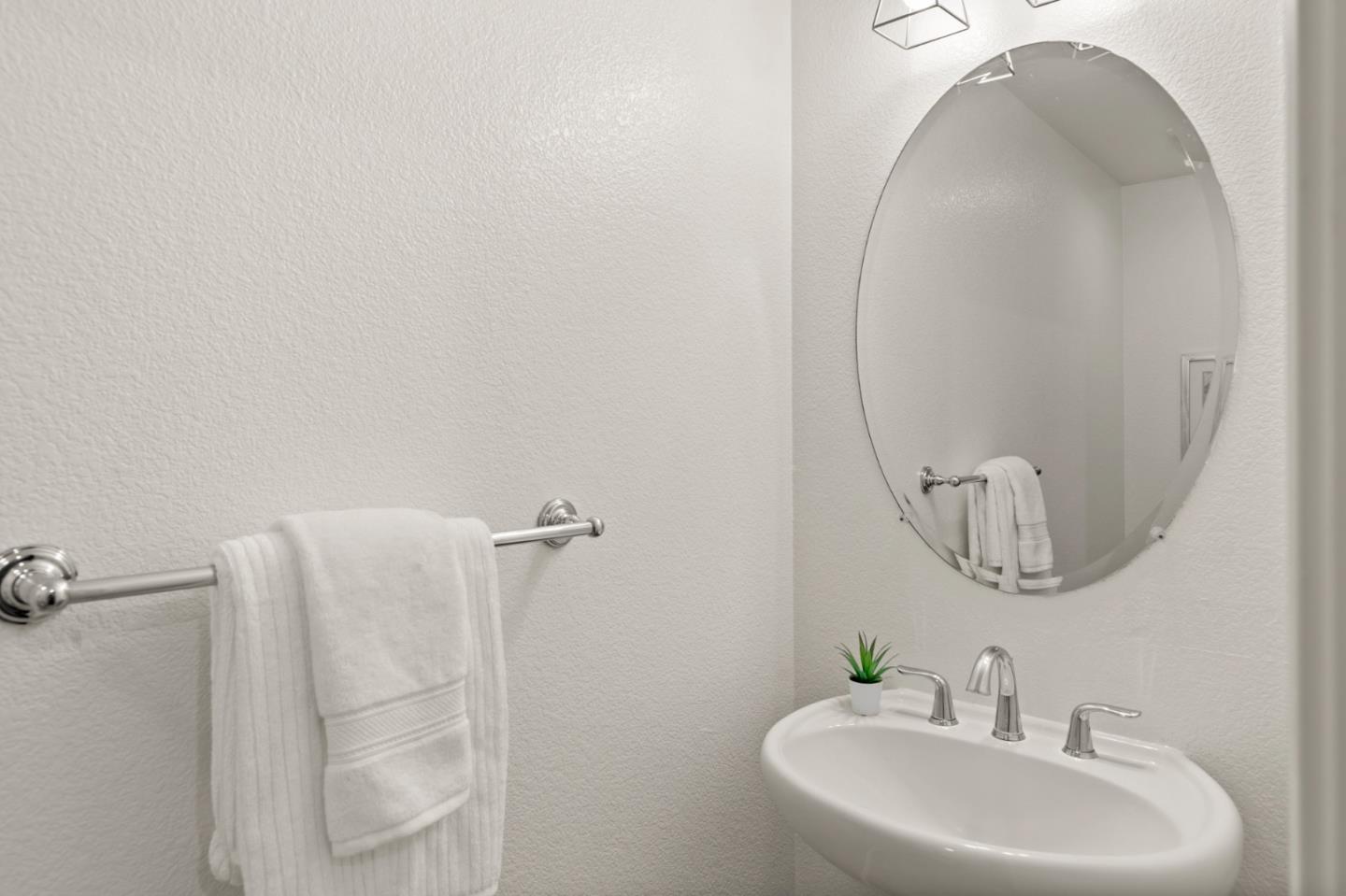 Detail Gallery Image 12 of 28 For 1725 Hillebrant Pl, Santa Clara,  CA 95050 - 3 Beds | 3/1 Baths