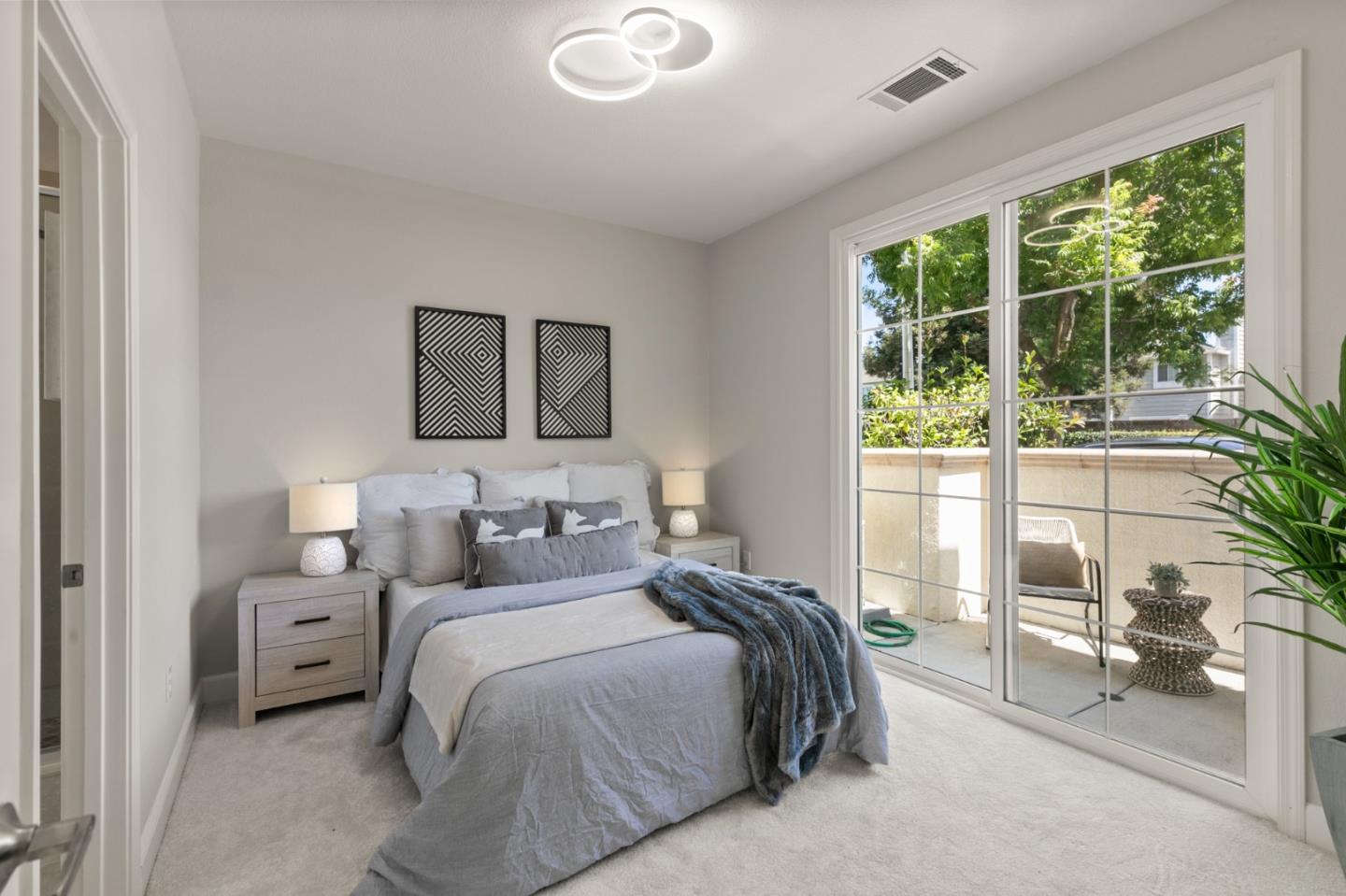 Detail Gallery Image 21 of 28 For 1725 Hillebrant Pl, Santa Clara,  CA 95050 - 3 Beds | 3/1 Baths