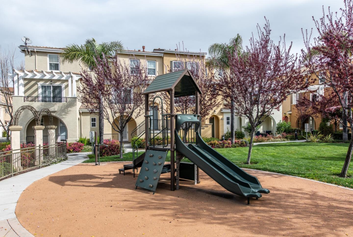 Detail Gallery Image 27 of 28 For 1725 Hillebrant Pl, Santa Clara,  CA 95050 - 3 Beds | 3/1 Baths