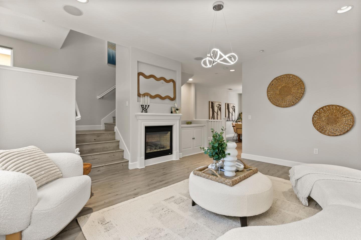 Detail Gallery Image 4 of 28 For 1725 Hillebrant Pl, Santa Clara,  CA 95050 - 3 Beds | 3/1 Baths