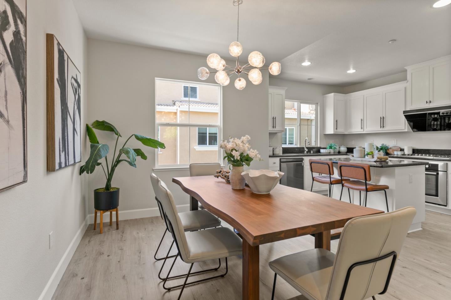 Detail Gallery Image 7 of 28 For 1725 Hillebrant Pl, Santa Clara,  CA 95050 - 3 Beds | 3/1 Baths