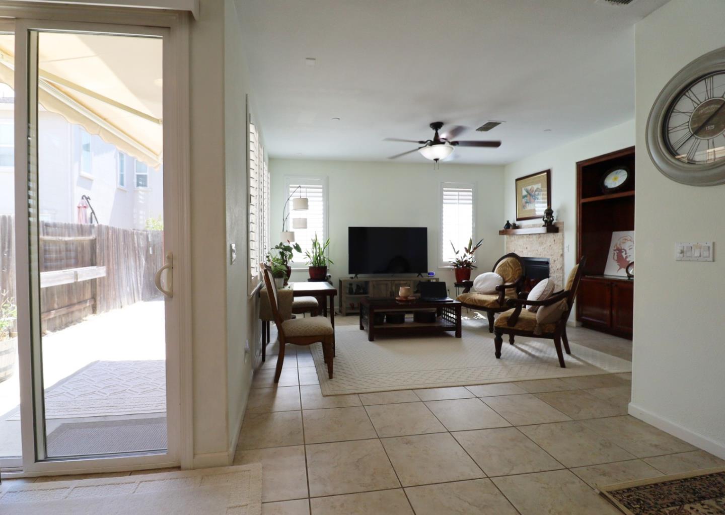 Detail Gallery Image 12 of 43 For 949 Courtyards Loop, Lincoln,  CA 95648 - 3 Beds | 3 Baths
