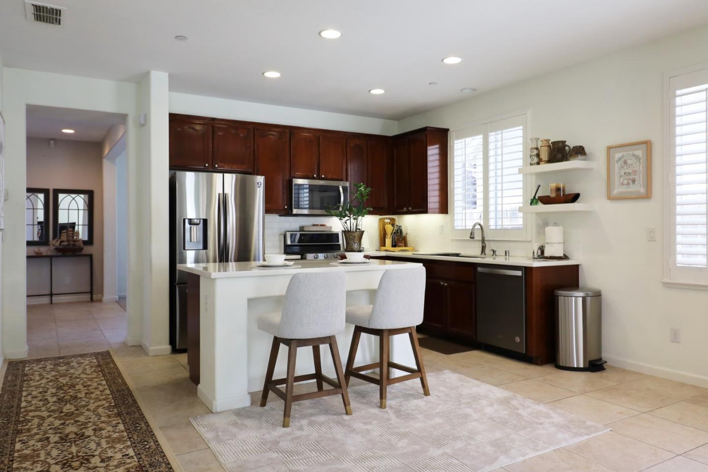 Detail Gallery Image 17 of 43 For 949 Courtyards Loop, Lincoln,  CA 95648 - 3 Beds | 3 Baths