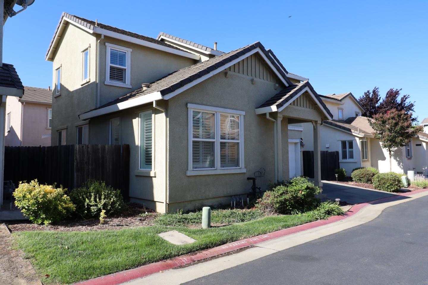 Detail Gallery Image 2 of 43 For 949 Courtyards Loop, Lincoln,  CA 95648 - 3 Beds | 3 Baths