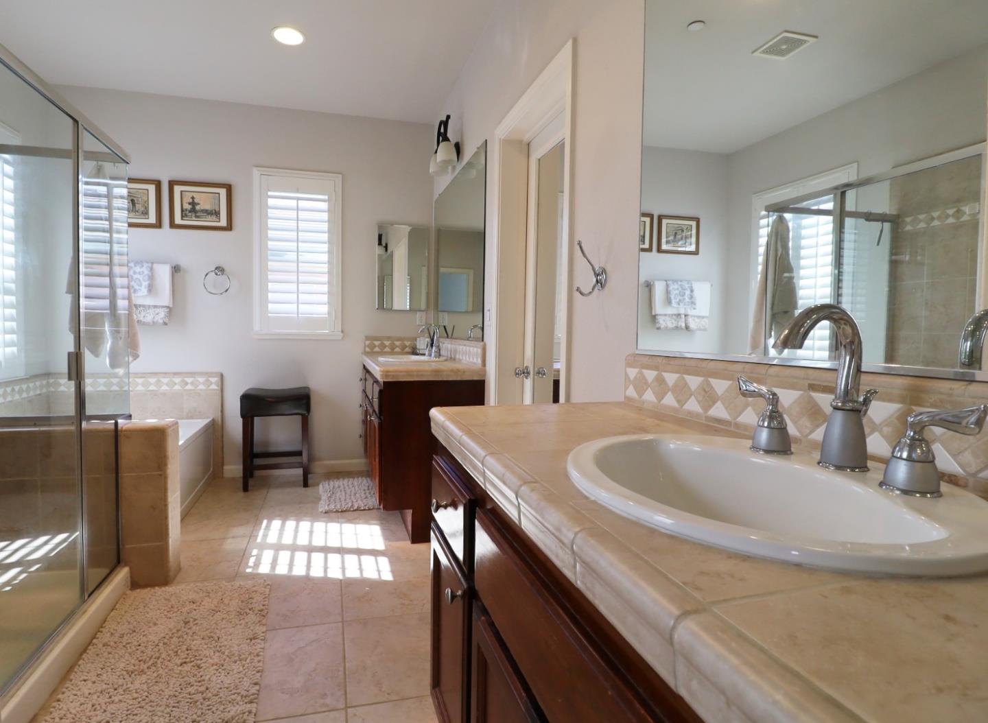 Detail Gallery Image 24 of 43 For 949 Courtyards Loop, Lincoln,  CA 95648 - 3 Beds | 3 Baths