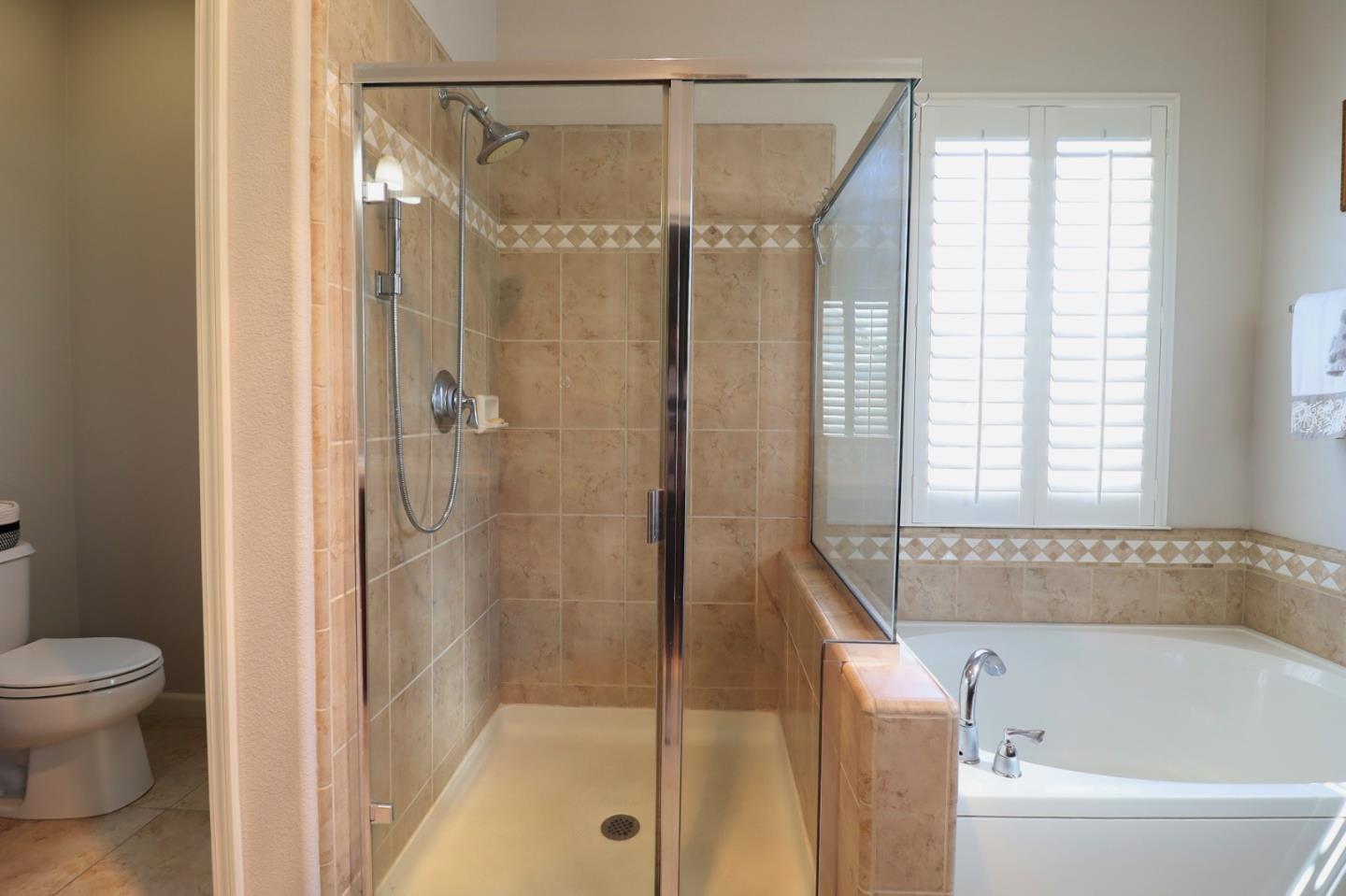 Detail Gallery Image 25 of 43 For 949 Courtyards Loop, Lincoln,  CA 95648 - 3 Beds | 3 Baths