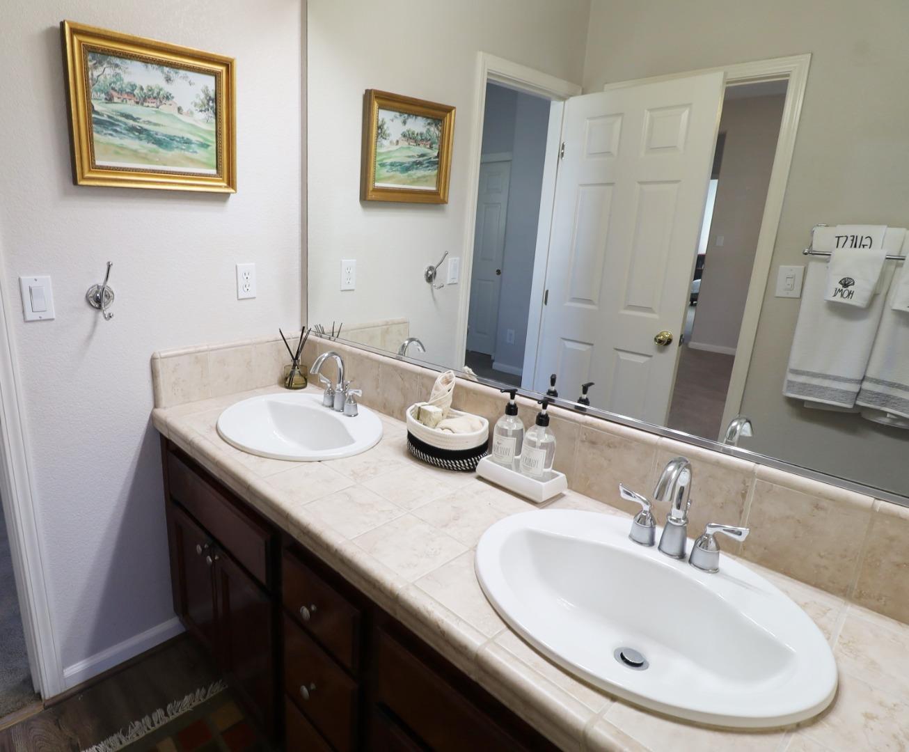 Detail Gallery Image 30 of 43 For 949 Courtyards Loop, Lincoln,  CA 95648 - 3 Beds | 3 Baths