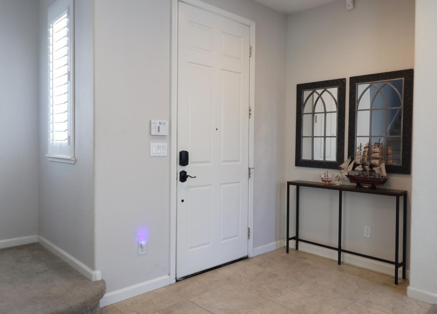 Detail Gallery Image 4 of 43 For 949 Courtyards Loop, Lincoln,  CA 95648 - 3 Beds | 3 Baths