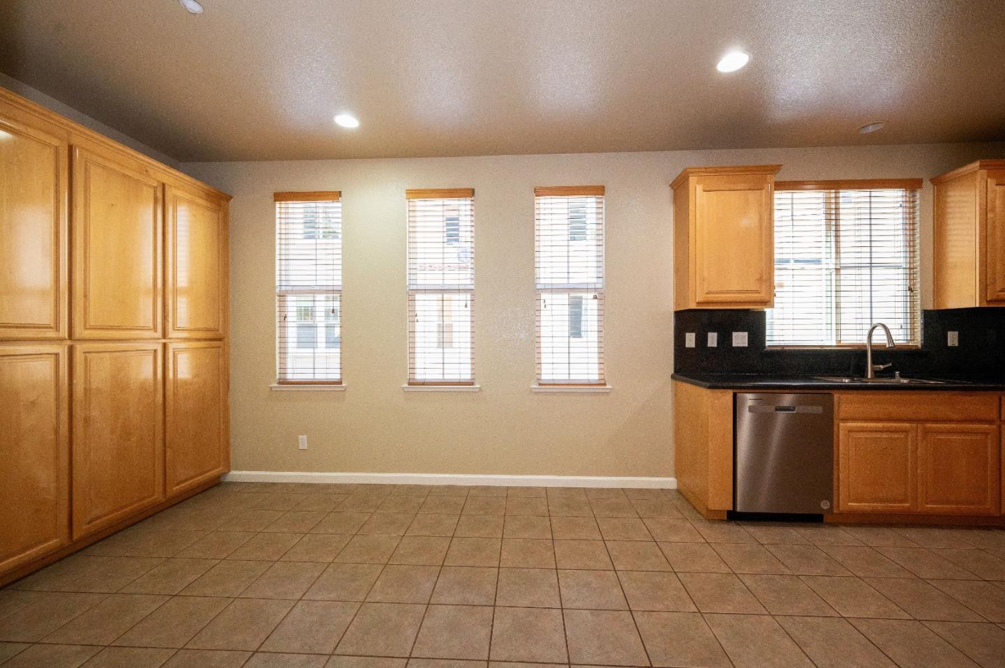 Detail Gallery Image 11 of 30 For 4446 Headen Way, Santa Clara,  CA 95054 - 3 Beds | 2/1 Baths