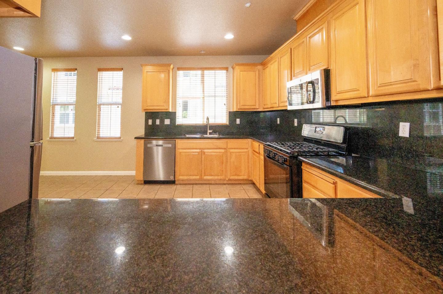 Detail Gallery Image 7 of 30 For 4446 Headen Way, Santa Clara,  CA 95054 - 3 Beds | 2/1 Baths