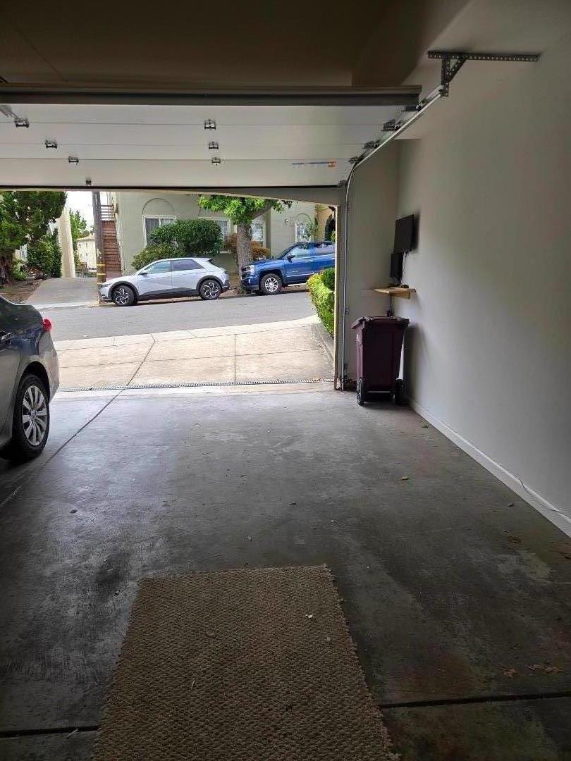 Detail Gallery Image 19 of 20 For 551 Merritt Ave #1,  Oakland,  CA 94610 - 2 Beds | 2 Baths